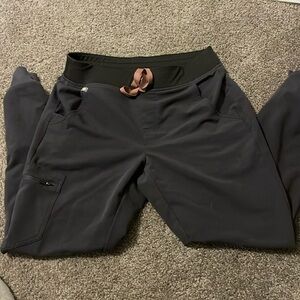 Fig scrub set, medium one pocket top S jogger bottoms